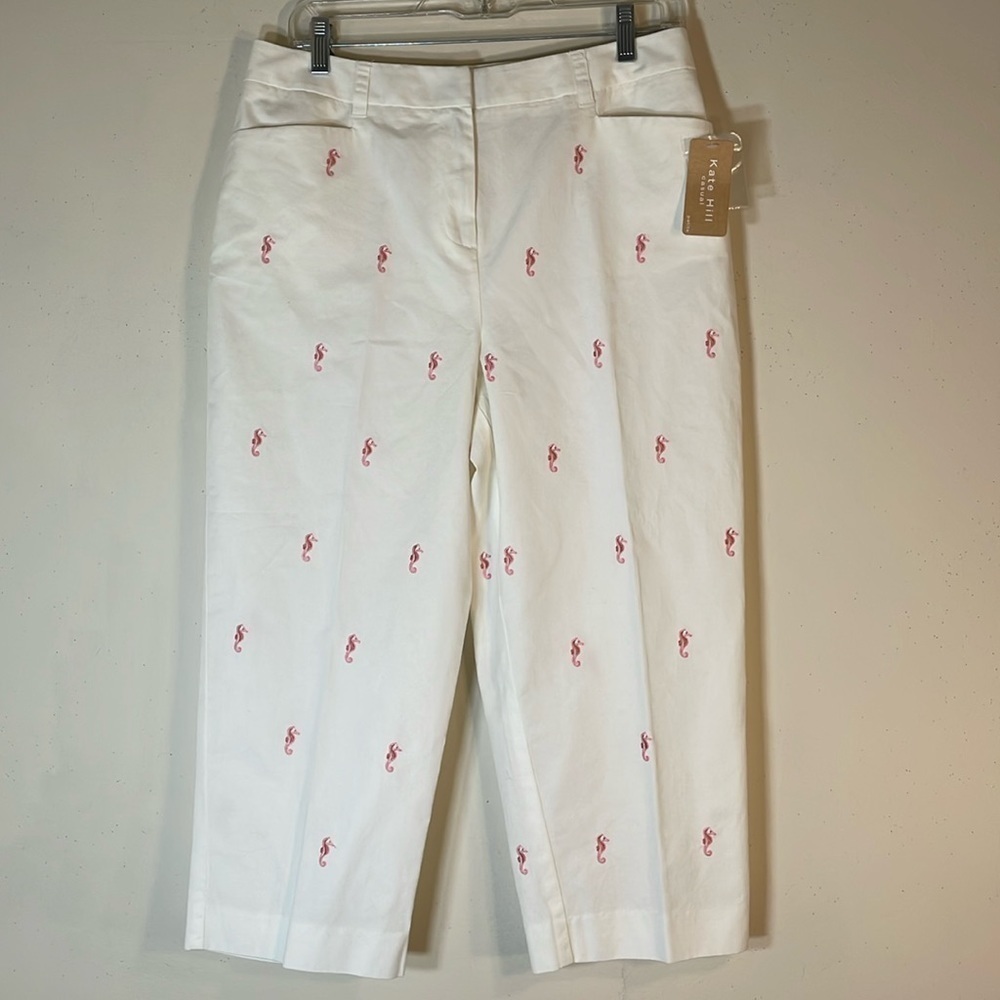 Kate Hill Seahorse Embroidered White Cotton Capris. 8P. NWT.